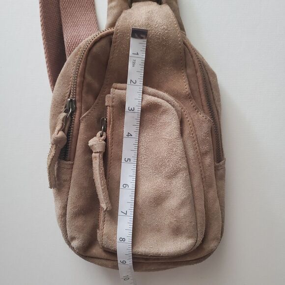 Free People Women’s Hudson Sling Bag Tan Suede Adjustable Strap Crossbody Brass - Picture 11 of 11